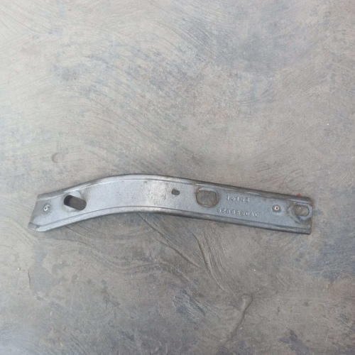 Base Derecha Parachoque Delantero Chrysler Neon 2000 / 2001 / 2002 / 2003 / 2004 / 2005 / 2006 #1049