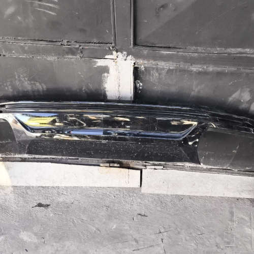 Parachoque Trasero Inferior Chevrolet Camaro SS 2016 / 2017 #066