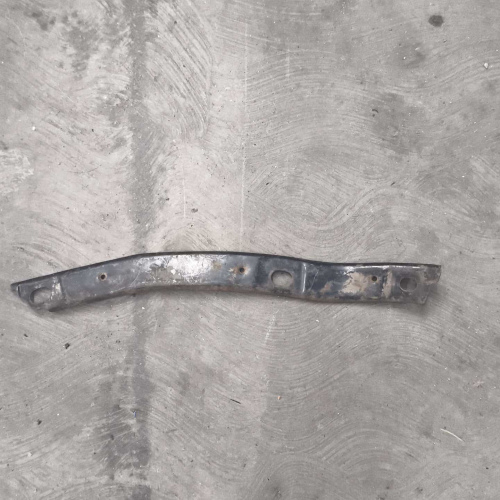 Base Metálica Izquierda Parachoque Delantero Chevrolet Aveo LS #168