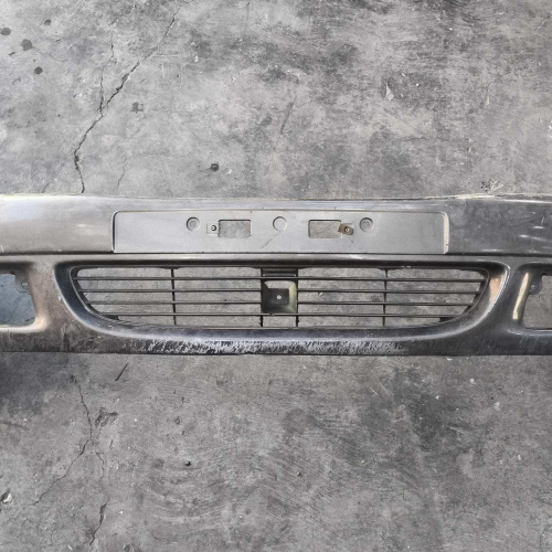Parachoque Delantero Toyota Corolla Pantallita 2001 / 2002 #550