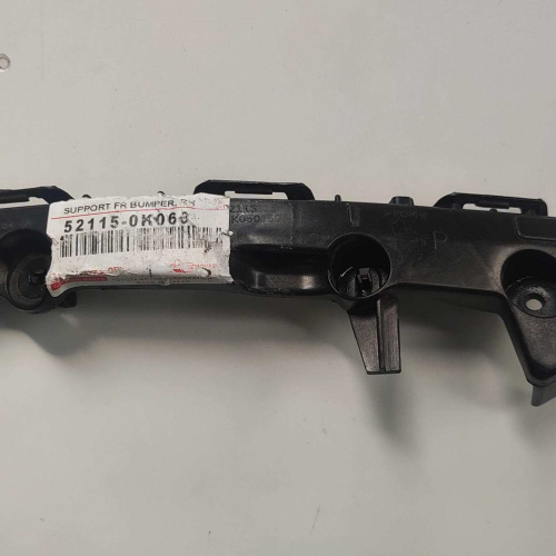 Base Derecha Parachoque Delantero Toyota Hilux 2012 / 2013 / 2014 / 2015 / 2016 / 2018 / 2019 #1279