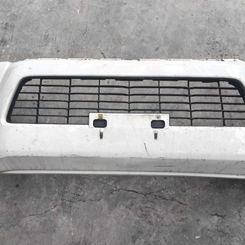 Parachoque Delantero Toyota Hilux Revo 2015 / 2016 / 2017 / 2018 / 2019 + Bases + Instalacion / Original Toyota, Incluye Rejilla #002