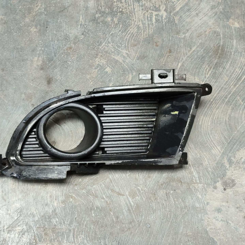 Tapa Faro de Neblina Izquierdo Mitsubishi Lancer 2005 / 2006 / 2007 / 2008 / 2009 / 2010 / 2011 #012