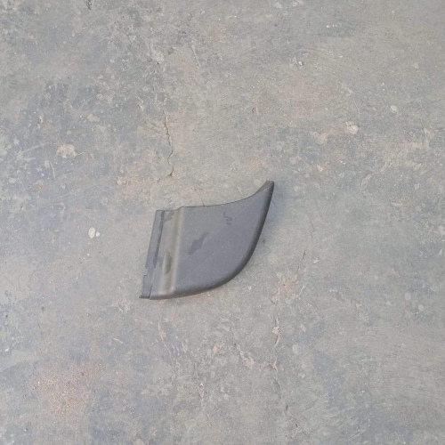 Tapa Punta Derecha Parachoque Trasero Toyota Hilux 2012 / 2013 / 2014 / 2015 / 2016 / 2017 / 2018 / 2019 / 2020 #521 