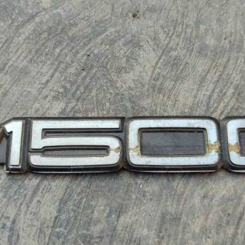 Emblema Puerta Lateral Chevrolet Silverado  #1354