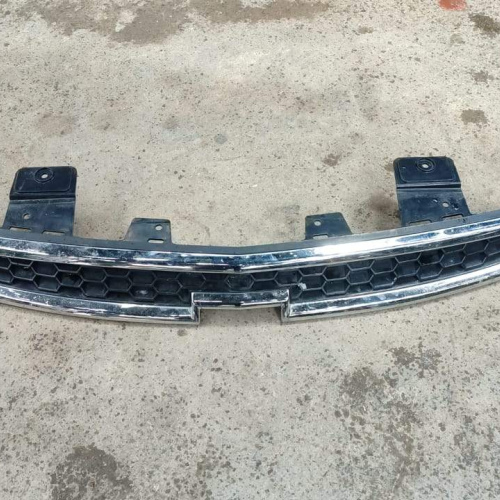 Parrilla Superior Chevrolet Orlando #052
