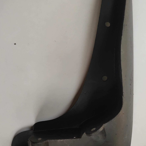 Chapaleta Delantera Derecha Chevrolet Cavalier 1995 / 1996 / 1997 / 1998 / 1999 / 2000 / 2001 / 2002 / 2003 / 2004 / 2005  #1074