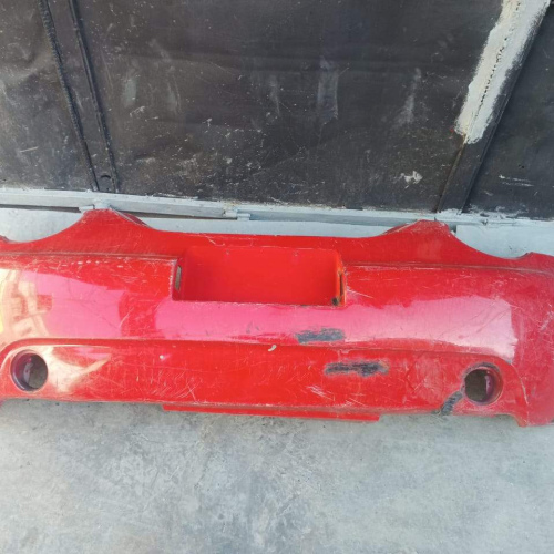 Parachoque Trasero Volkswagen New Beetle 1998 / 1999 / 2000 / 2001 / 2002  #735