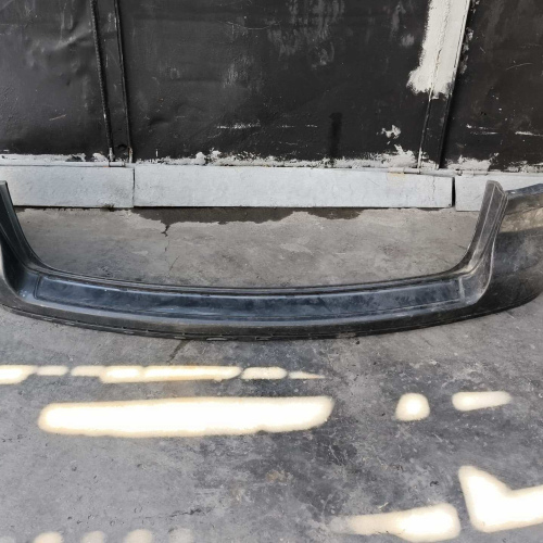 Parachoque Trasero Superior Volkswagen Touareg 2002 / 2003 / 2004 / 2005 / 2006 / 2007 / 2008 / 2009 #726