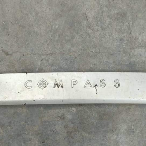 Platina Central Parachoque Trasero Jeep Compass 2007 / 2008 / 2009 / 2010 #1479