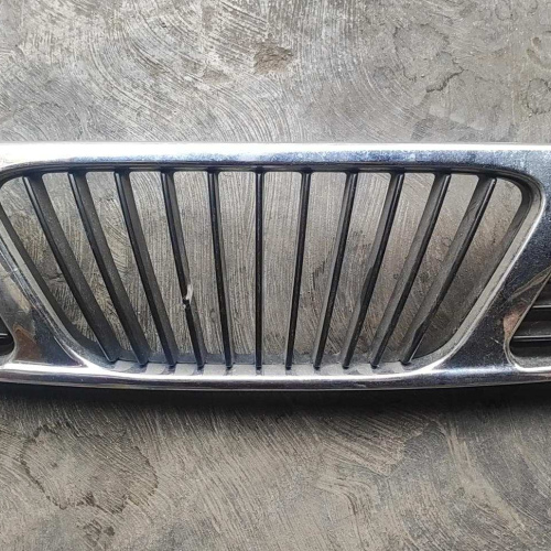 Parrilla Frontal Daewoo Nubira 1998 / 1999 / 2000 / 2001 / 2002  #897