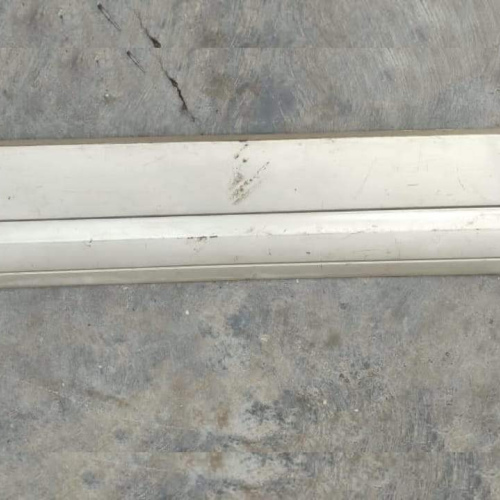 Moldura Puerta Delantera Derecha Ford Lincoln Navigator  #1405