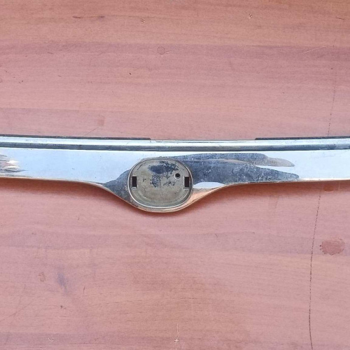 Moldura Platina Parrilla Mazda Allegro 2003 / 2004 / 2005 / 2006  #907