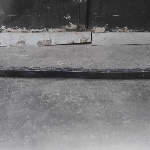 Moldura Filer Parachoque Trasero Volkswagen Jetta / Bora 1998 / 1999 / 2000 / 2001 / 2002 / 2003 / 2004 / 2005  #1571